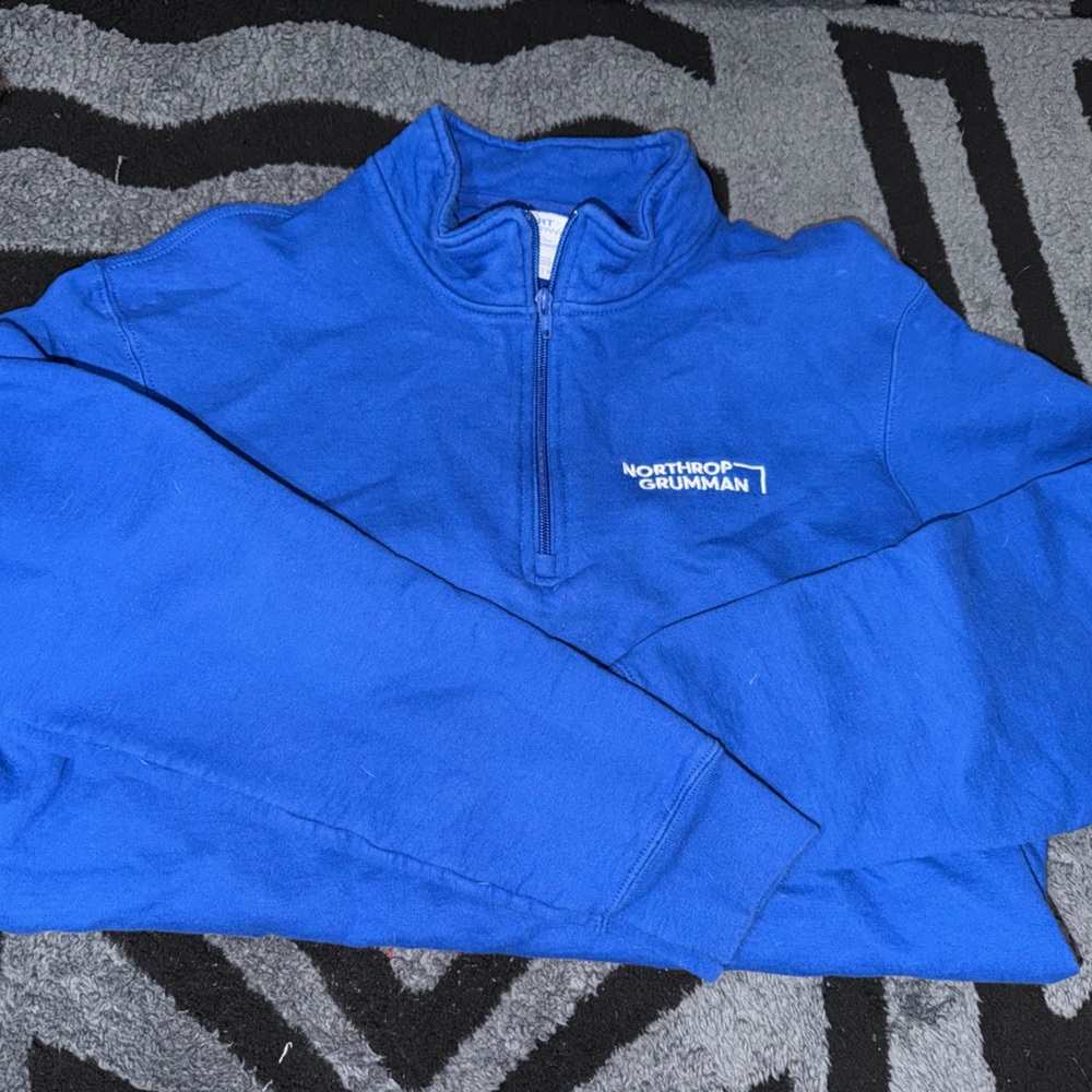 2 sweatshirts